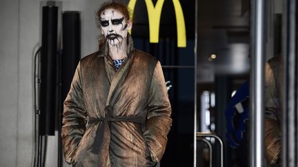 Défilé masculin Vêtements printemps-été 2019 à Paris, le 20 juin 2019 devant le Mc Donald des Champs-Elysées (KRISTY SPAROW / GETTY IMAGES EUROPE)