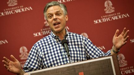 Le r&eacute;publicain Jon Huntsman lors d'un discours &agrave; Columbia (Caroline du Sud), le 11 janvier 2012. (RICHARD ELLIS / AFP)