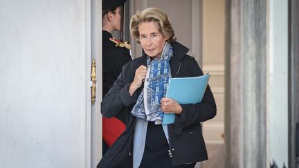 Caroline Cayeux, alors ministre des Collectivités territoriales,&nbsp;à la sortie du conseil des ministres, à Paris, le 26 octobre 2022. (FRED DUGIT / MAXPPP)