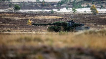 Un char Léonard 2, lors d'un exercice à Osthenolz, en Allemagne, le 25 janvier 2023. (RONNY HARTMANN / AFP)