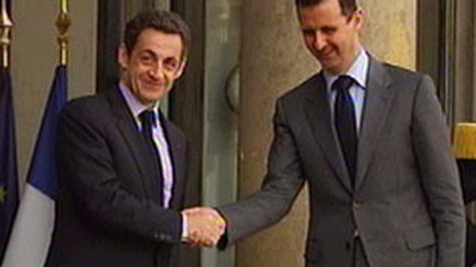 Nicolas Sarkozy et le président syrien Bachar al-Assad au Palais de l'Elysée. (F3)