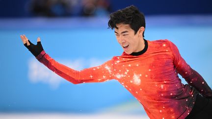 Le patineur américain Nathan Chen durant son programme libre&nbsp;aux Jeux olympiques de Pékin, le 10 février 2022. (SPUTNIK / AFP)