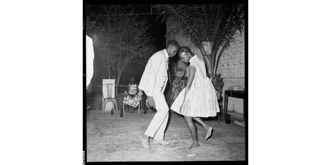 Malick Sidibé, Nuit de Noël, 1963
 (Malick Sidibé, courtesy Galerie du Jour Agnès B)