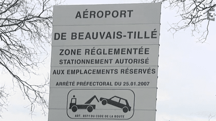 À l'aéroport de Beauvais, le stationnement s'organise et agace