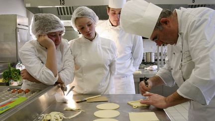 &nbsp; (classe de cuisine au CFA de Saumur © Maxppp)