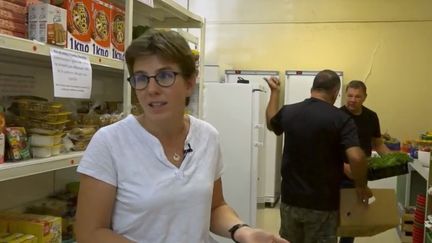 Une des bénévole de l'épicerie solidaire. (FRANCE 2)