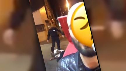 Capture d'écran de la vidéo virale sur Twitter montrant des violences policières (TWITTER)