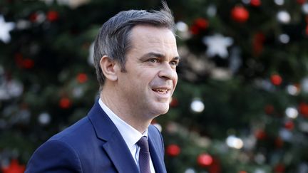 Le porte-parole du gouvernement quitte l'Elysée après le Conseil des ministres, le 20 décembre 2023. (LUDOVIC MARIN / AFP)