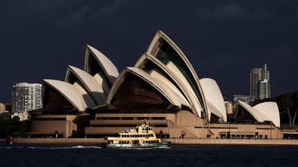 L'opéra de Sydney par une journée d'hiver en Australie, le 3 juillet 2024. (DAVID GRAY / AFP)