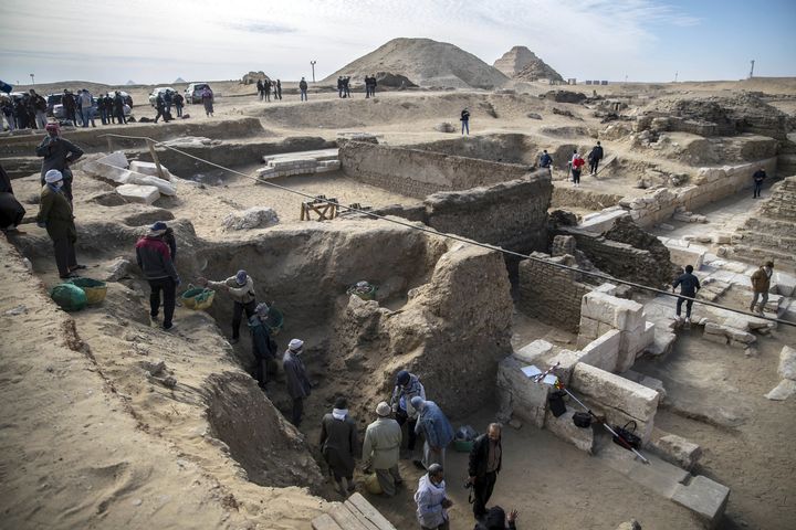 Nécropole de Saqqarah : le site de la mission archéologique de l'égyptologue Zahi Hawass où ont effectuées les nombreuses découvertes.&nbsp; (KHALED DESOUKI / AFP)