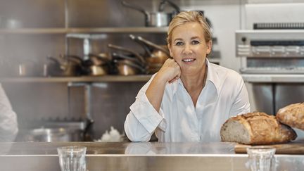 Hélène Darroze, une des 7 femmes triplement étoilées dans le monde, qui s'installe à La Villa Lacoste, aux portes d'Aix-en-Provence. (NICOLAS BUISSON)