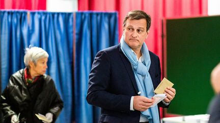 Louis Aliot (RN), candidat à la mairie de Perpignan (Pyrénées-Orientales), vote, le 15 mars 2020.&nbsp; (JC MILHET / HANS LUCAS)