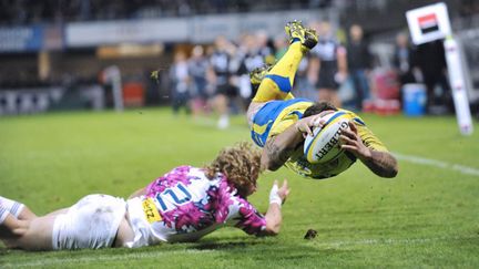 L'essai du Clermontois Domingo (THIERRY ZOCCOLAN / AFP)