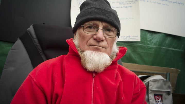 Michel Tarin, agriculteur, pendant sa gr&egrave;ve de la faim, le 24 avril 2012, &agrave; Notre-Dame-des-Landes (Loire-Atlantique). (MAXPPP)