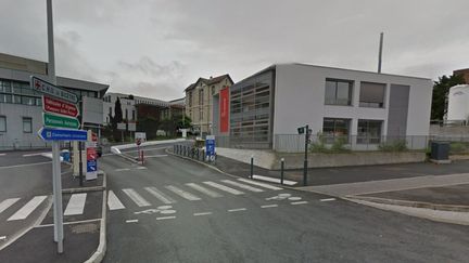 L'&eacute;vasion s'est produite devant l'h&ocirc;pital du Kremlin-Bic&ecirc;tre (Val-de-Marne). ( GOOGLE STREET VIEW)