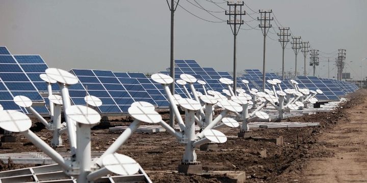 Panneaux solaires en Chine (ED Jones / AFP)