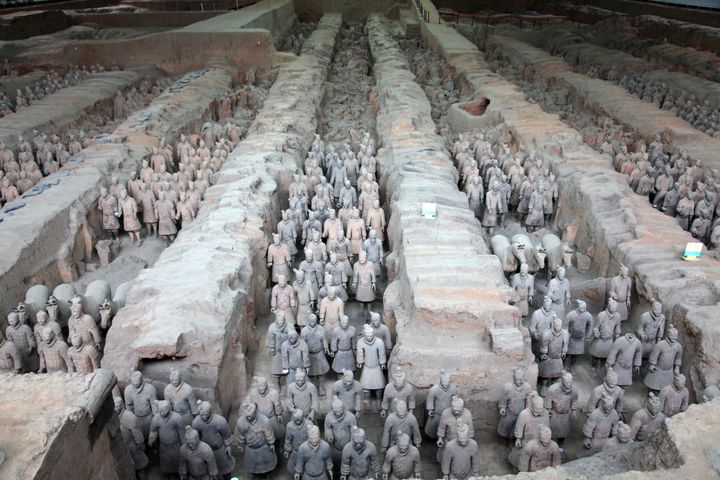 Xian est célèbre pour abriter le tombeau du premier Empereur chinois et son armée de soldats en terre cuite plus grands que nature et tous différents. 
 (Niu shupei / Imaginechina)