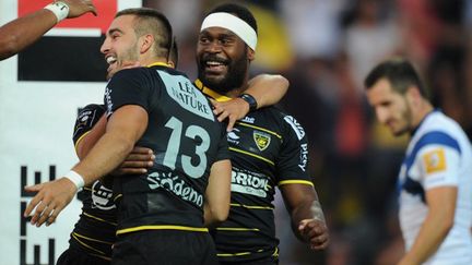 La joie des joueurs de La Rochelle (XAVIER LEOTY / AFP)