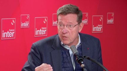 Pierre Servent dans le studio de France Inter. (FRANCE INTER / RADIO FRANCE)