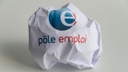 Le logo Pôle Emploi imprimé sur une feuille de papier, le 4 juillet 2019. (RICCARDO MILANI / HANS LUCAS)