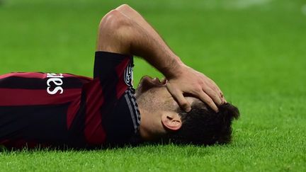 Le milieu de terrain de l'AC Milan, Giacomo Bonaventura, n'a pas caché sa terrible déception... (GIUSEPPE CACACE / AFP)