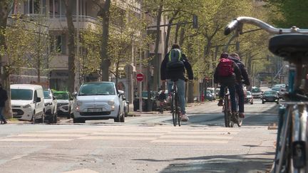 Récompenser les usagers qui se déplacent en mode "doux". (S. Goldstein / France Télévisions)