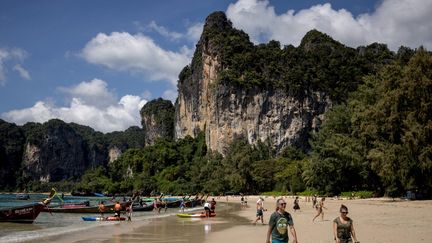 Des touristes en Thaïlande. (Photo d'illustration) (JACK TAYLOR / AFP)