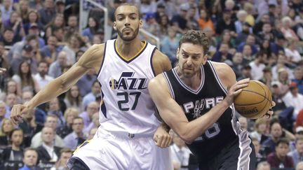 Pau Gasol à la lutte avec Rudy Gobert (RICK BOWMER/AP/SIPA / AP)