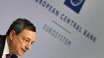 Mario Draghi, le président de la Banque centrale européenne, lors d'une conférence de presse à Francfort (Allemagne), le 21 janvier 2016. (DANIEL ROLAND / AFP)