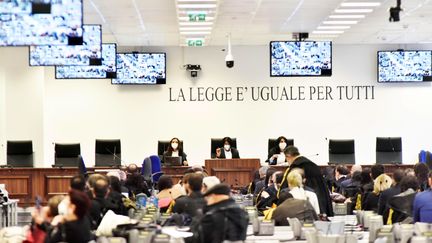 Le procès de la mafia calabraise la 'Ndrangheta s'est ouvert le 13 janvier 2021, dans la zone industrielle de Lamezia Terme, dans le sud de l'Italie. (SALVATORE MONTEVERDE / ANSA)