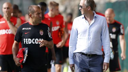 Leonardo jardim (à gauche) et le vice-président de l'AS Monaco Vadim Vasilyev (VALERY HACHE / AFP)