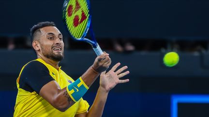 Le joueur de tennis australien Nick Kyrgios&nbsp;lors d'un match de&nbsp;l'ATP Cup, vendredi 3 janvier. (PATRICK HAMILTON / AFP )