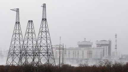 Les installations de la centrale nucléaire de Yuzhnoukrainsk, dans la région de Mykolaiv, à 300 kilomètres au sud de Kiev, le 25 novembre 2015. (ANATOLII STEPANOV / AFP)