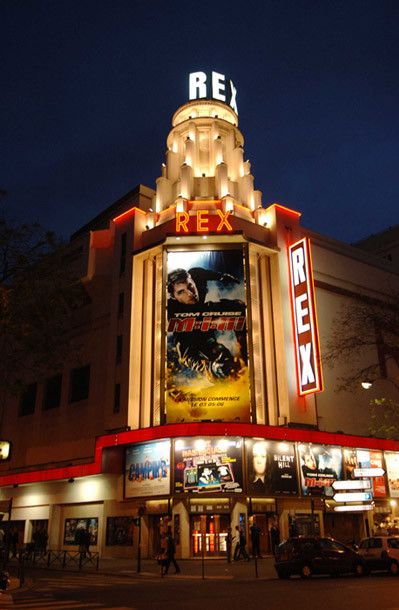 Le Grand Rex illuminé, à Paris
 (BENAROCH/SIPA )