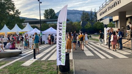 Les Universités d'été des écologistes se tiennent à Grenoble cette année, à un peu moins de trois mois du congrès qui verra un nouveau secrétaire national être nommé en remplacement de Julien Bayou&nbsp; (VICTORIA KOUSSA / RADIO FRANCE)