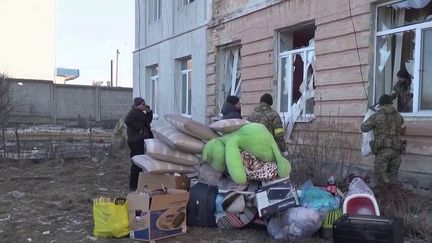 Guerre en Ukraine : les civils se retrouvent face aux villes dévastées par les assauts russes