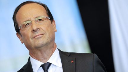 Fran&ccedil;ois Hollande en d&eacute;placement &agrave; Eyrein pr&egrave;s de Tulle (Corr&egrave;ze), le 14 septembre 2012. (THIERRY ZOCCOLAN / AFP)