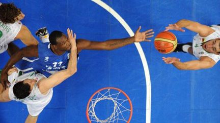 Mickaël Pietrus  (JOE KLAMAR / AFP)