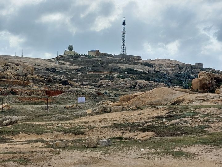 Chinese army radars that constantly monitor Taiwan.  (Sébastien Berriot / RADIO FRANCE)