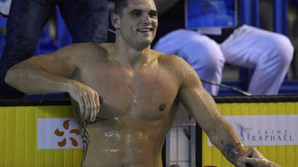 Florent Manaudou, après le 50 m nage libre masculin lors des championnats de France de natation à Saint-Raphaël, le 11 décembre 2020. (STEPHANE KEMPINAIRE / KMSP)