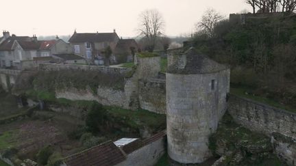 Bourgogne : à la découverte du village médiéval de Noyers (France 2)