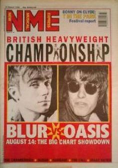 "Le championnat des poids lourds britanniques - Blur contre Oasis" : la une du NME du 12 août 1996, au plus fort de la Brit-Pop et du bras de fer de ses deux groupes phares.
 (New Musical Express)