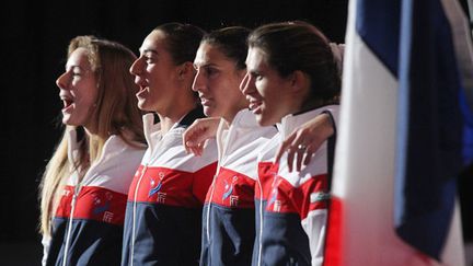 Les Françaises autour avec leur capitaine Amélie Mauresmo