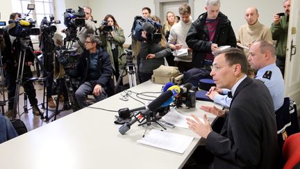 &nbsp; (Conférence de presse du procureur de Saverne et du Général de gendarmerie Thierry Thomas suite aux profanations perpétrées dans le cimetière israélite de Sarre Union © Maxppp)