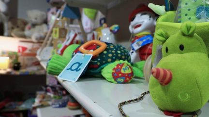 À moins de dix jours de Noël, les jouets recyclés attirent. Remis en état, ils sont vendus 40% moins cher par rapport au neuf. Une démarche écologique et économique.