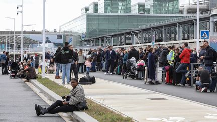 L'aéroport international de Bordeaux-Mérignac évacué suite à une alerte à la bombe, le 18 octobre 2023. (STEPHANE LARTIGUE / SUD OUEST / MAXPPP)