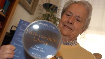 &nbsp; (Raymonde Tillon avait publié ses mémoires en 2002 © AFP/Frank Perry)