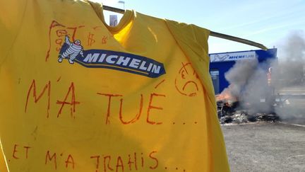 L'entrée de l'usine Michelin de La Roche-sur-Yon, au lendemain de l'annonce aux salariés de la fermeture de l'usine Michelin de La Roche-sur-Yon fin 2020. (MARC BERTRAND / RADIO FRANCE)