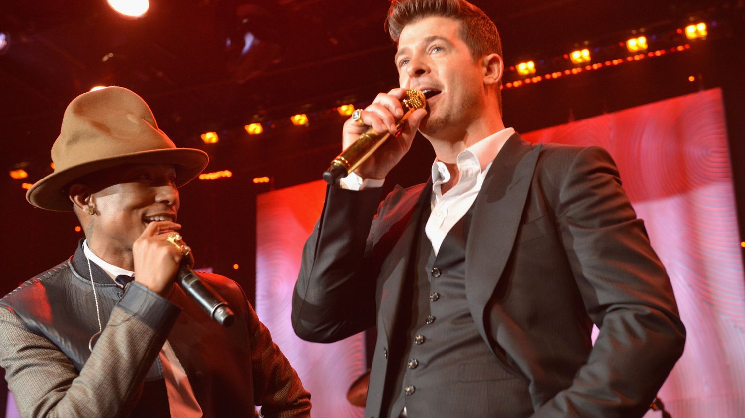 Robin Thicke. Робин тик. Robin Thicke blurred lines. Pharrell Williams.