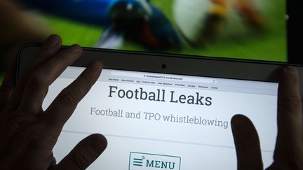 Les "Football Leaks"&nbsp;sont&nbsp;une enquête de 12 médias européens, dont Mediapart, sur les coulisses du foot-business. (HENDRIK SCHMIDT / DPA)